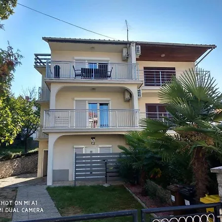 Vesel Apartament Malinska