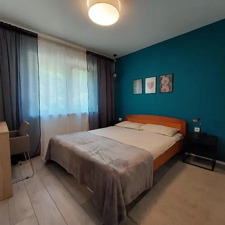 Apartament Vesel *