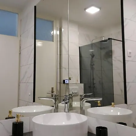 Vesel Apartament Malinska