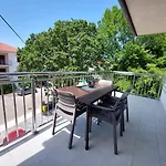 Vesel Apartment *